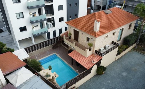 Villa in Kato Polemidia, Limassol, Cyprus 1