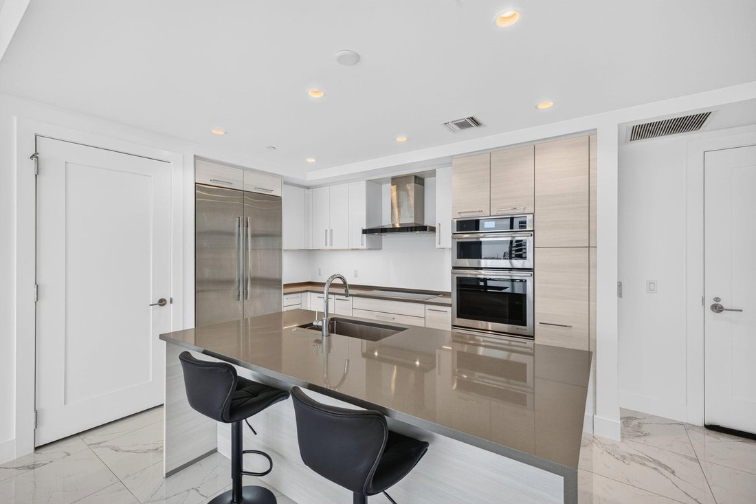 Condo in Fort Lauderdale, Florida, United States 3 - 18558657