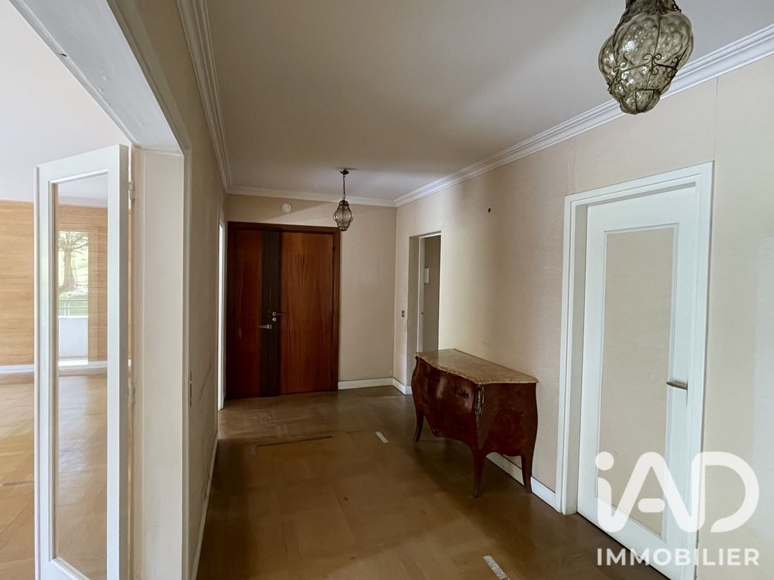 Apartment in Thierry-Saint-Cloud, Ville-d'Avray, France 3 - 18567722