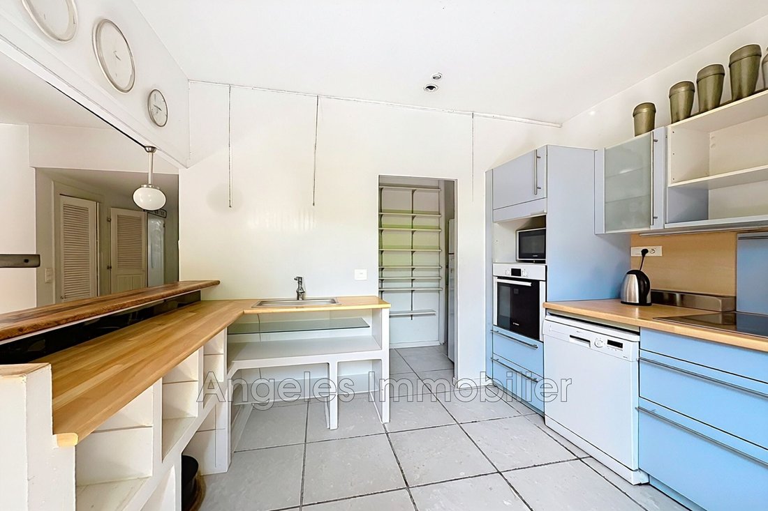 Villa in Les Cougoulins-Rastines, Antibes, France 2 - 18570893