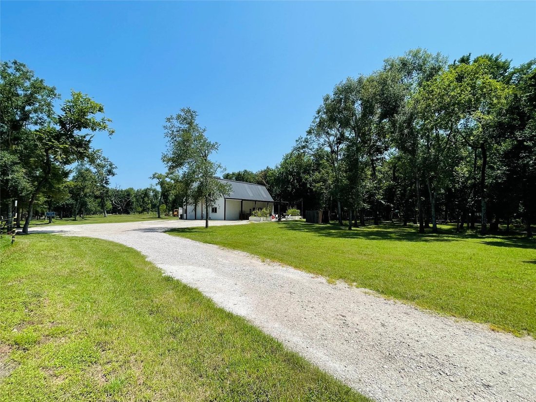 House in Angleton, Texas, United States 2 - 18569176