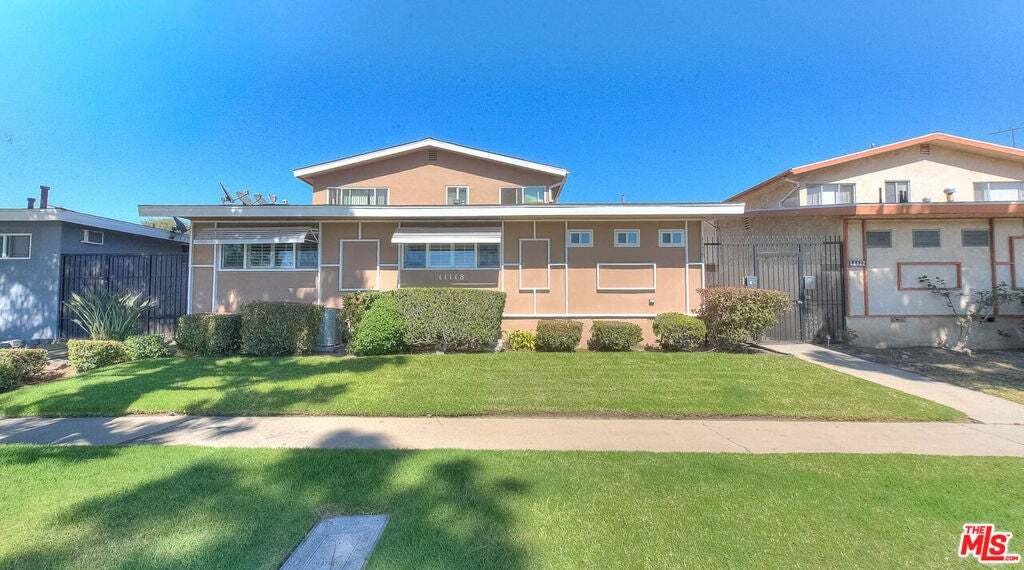 Inglewood, California, United States 1 - 18570574