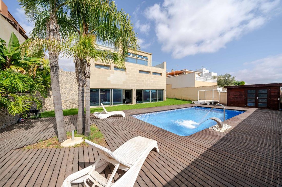 Villa in Torrevieja, Valencian Community, Spain 3 - 18570802