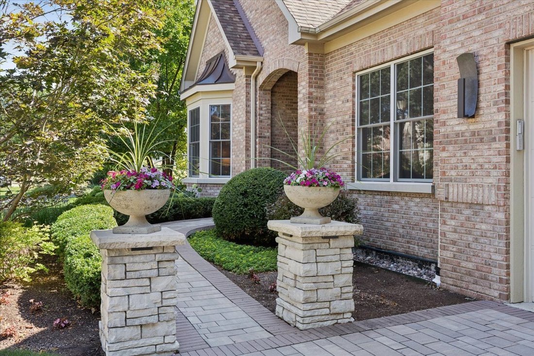 House in Western Springs, Illinois, United States 2 - 18570997