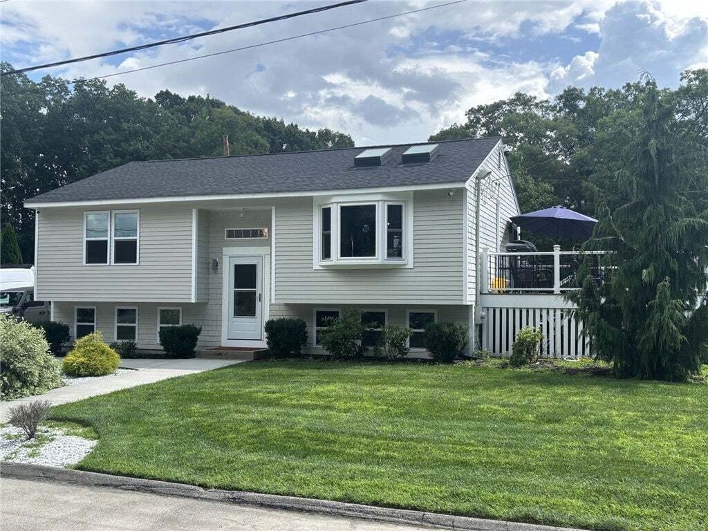 House in Johnston, Rhode Island, United States 2 - 18567141
