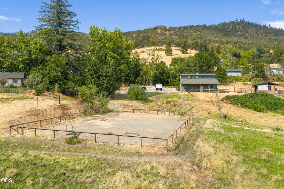 House in Talent, Oregon, United States 5 - 18570467