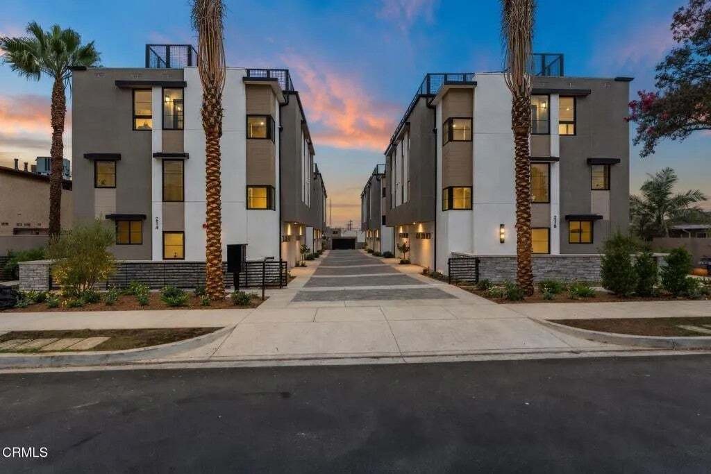 Condo in San Gabriel, California, United States 1 - 18569224
