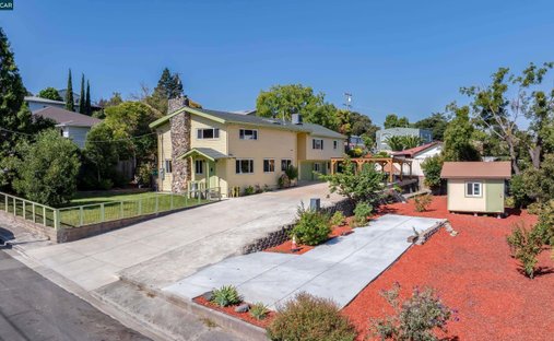 House in Pinole, California, United States 1