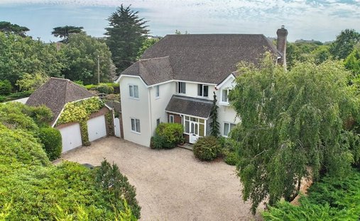 House in Milford on Sea, England 1
