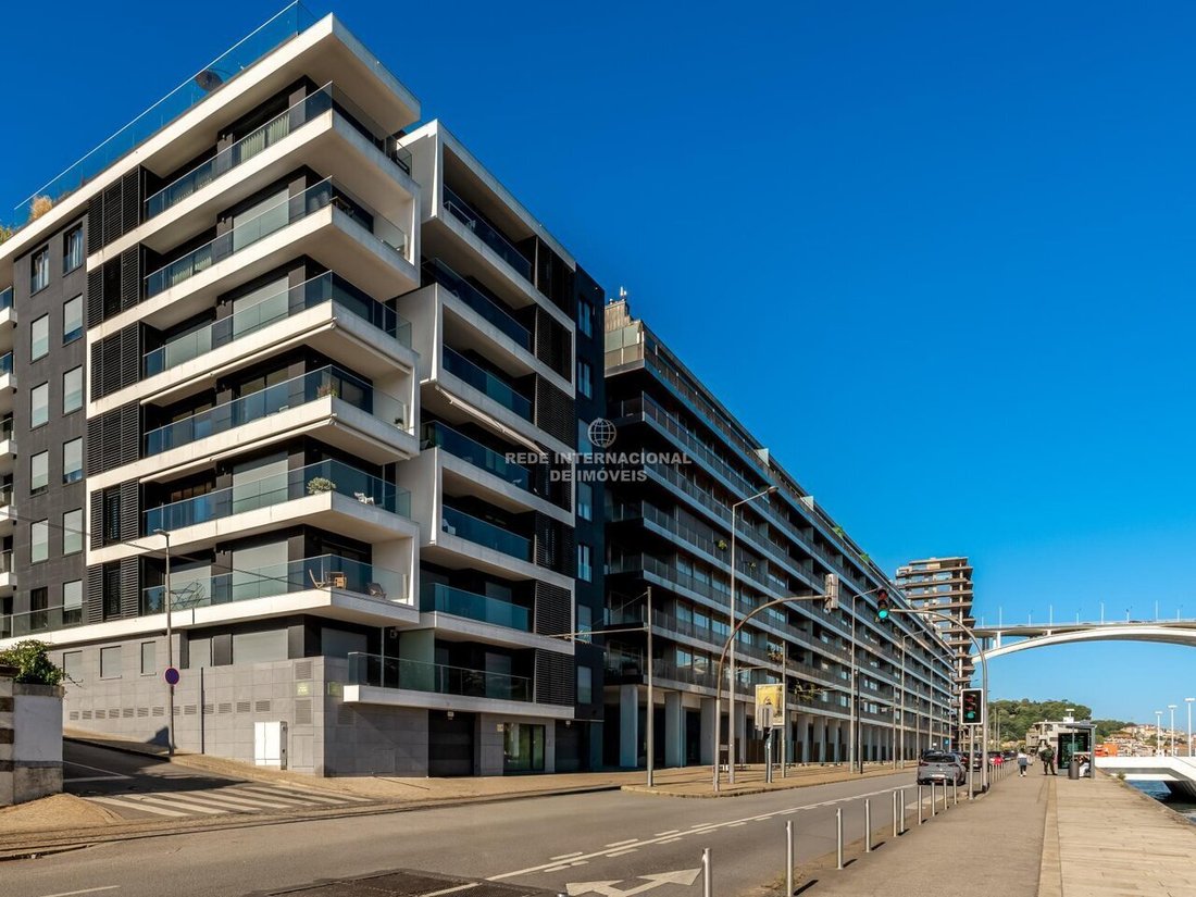 Apartment in Lordelo do Ouro e Massarelos, Porto District, Portugal 4 - 18388325