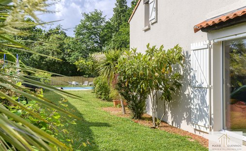 Villa in Nord, Basse-Goulaine, France 1