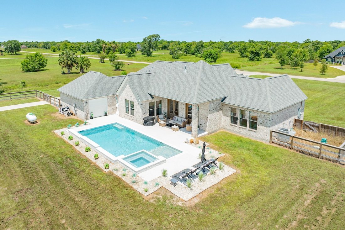 House in Clute, Texas, United States 4 - 18569178
