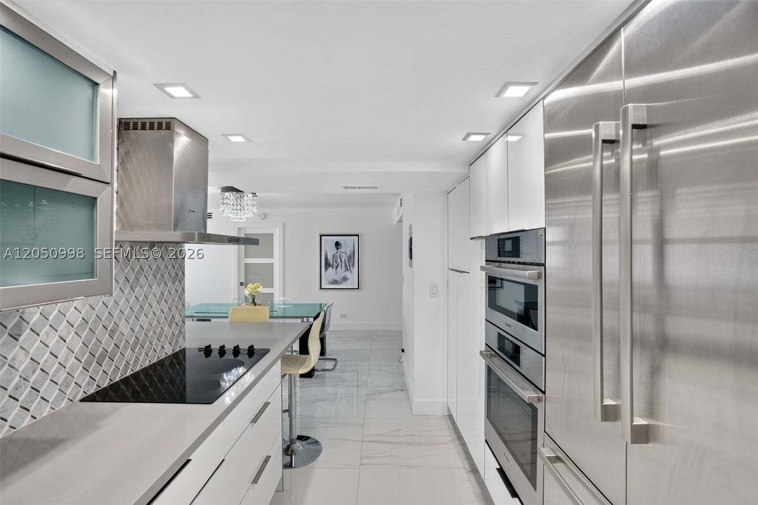 Condo in Miami Beach, Florida, United States 5 - 18570750