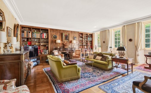 Apartment in Domaine National du Château, Versailles, France 1
