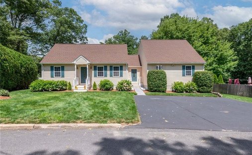 House in West Warwick, Rhode Island, United States 1