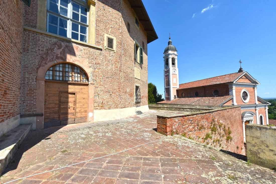 Castello a Centro, Asti, Piemonte 2 - 16651679