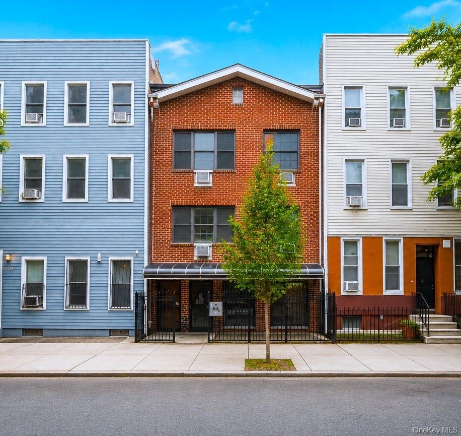 House in New York, New York, United States 1 - 18570559