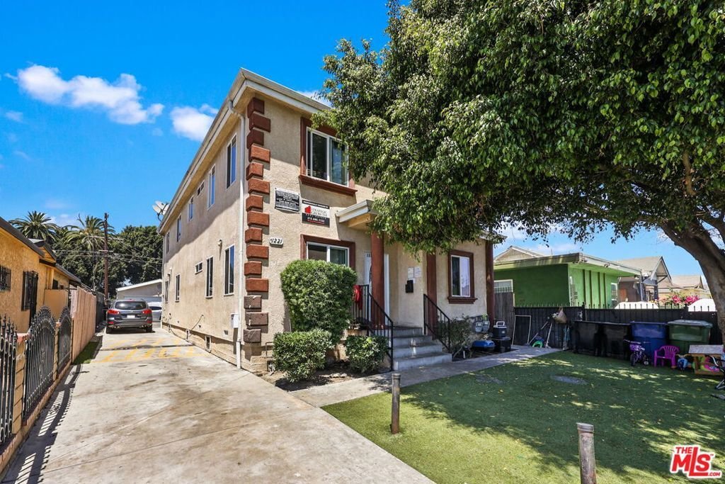 Los Angeles, California, United States 1 - 18573086