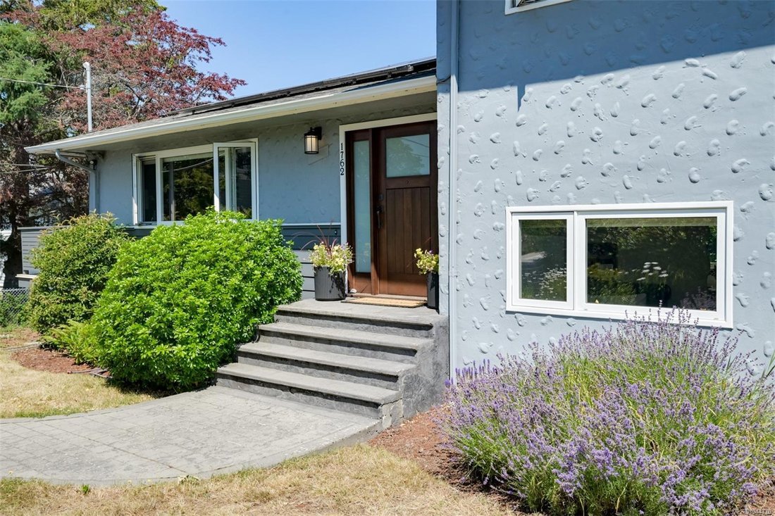 House in Saanich, British Columbia, Canada 2 - 18570294