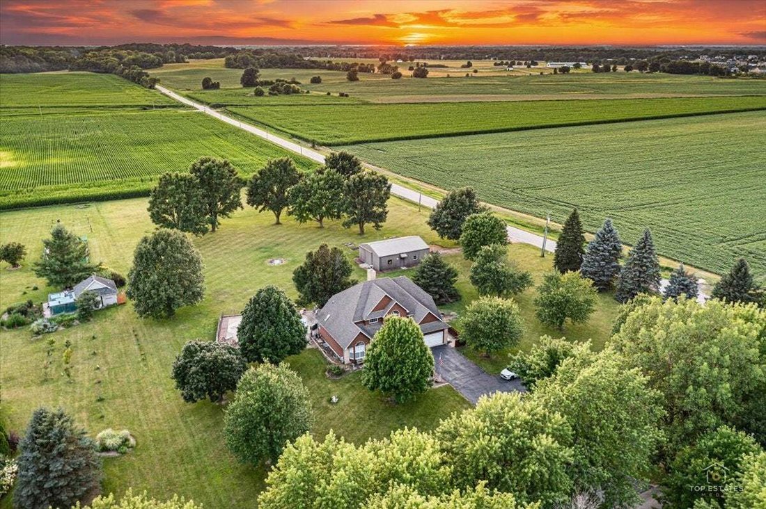House in Oswego, Illinois, United States 2 - 18570753
