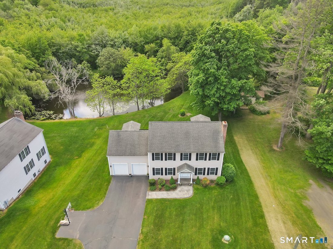 House in Cheshire, Connecticut, United States 2 - 18570823