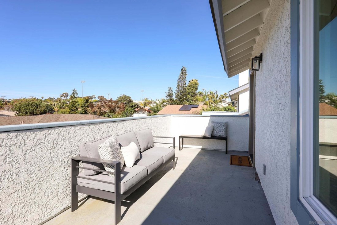Encinitas, California, United States 2 - 18571410