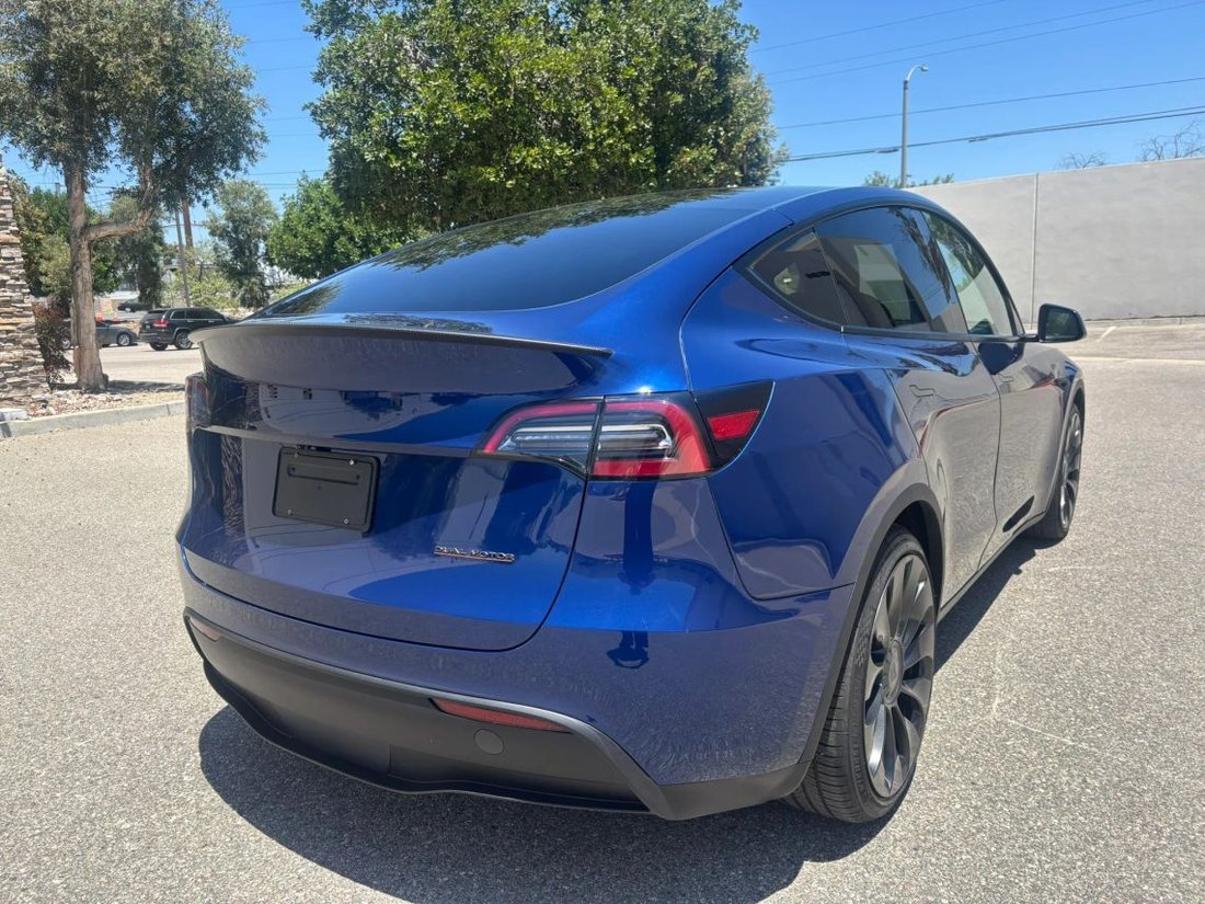 Suv in Corona, CA, United States 4 - 18569865