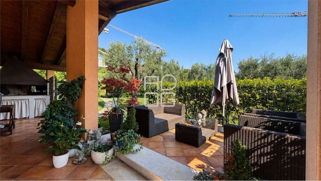 Villa in Maguzzano, Lonato del Garda, Lombardy 5 - 18572130