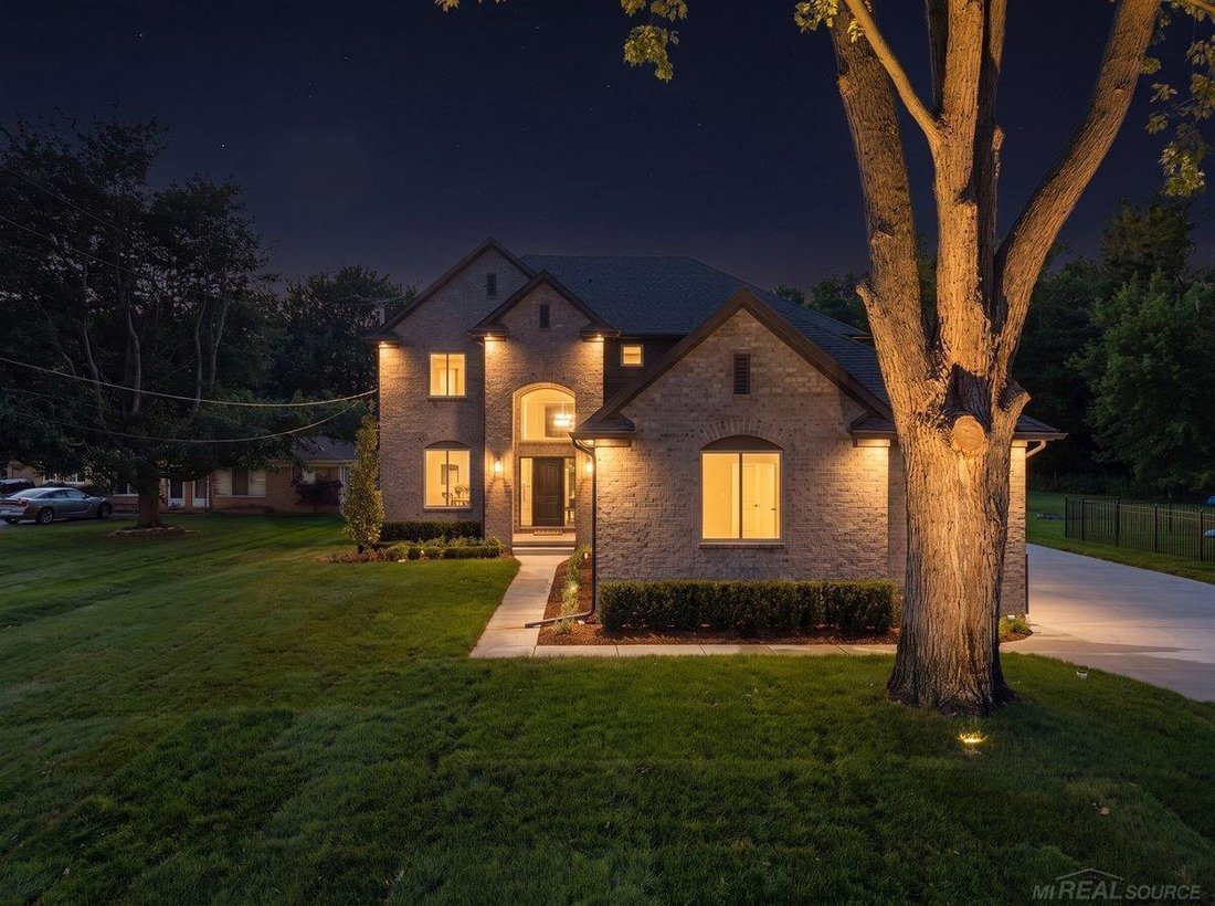 House in New Baltimore, Michigan, United States 1 - 18573402