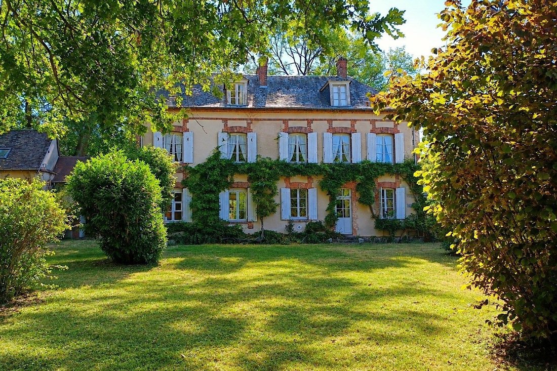 Estate in Maintenon, Centre-Val de Loire, France 1 - 18573103