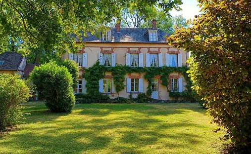 Estate in Maintenon, Centre-Val de Loire, France 1