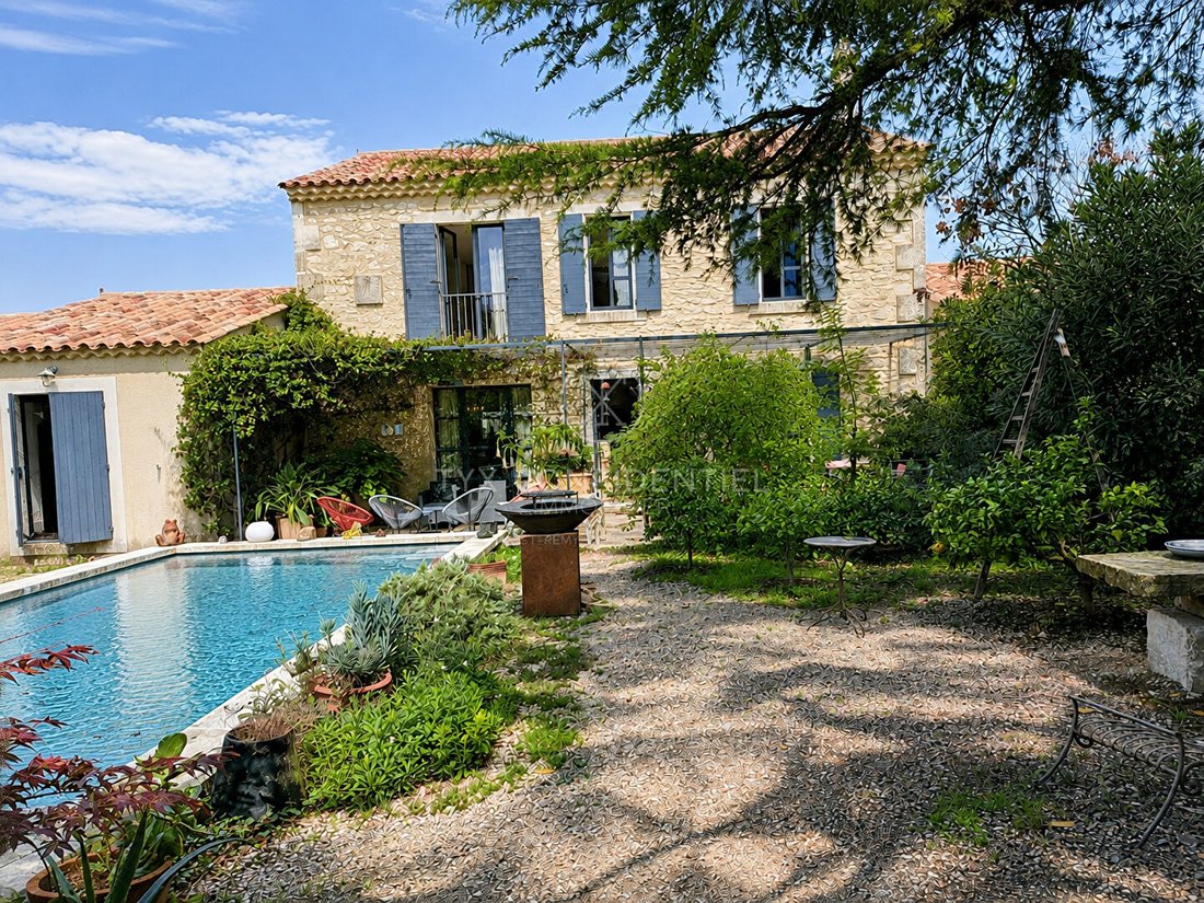 Villa in Saint-Rémy-de-Provence, Provence-Alpes-Côte d'Azur, France 1 - 17330650