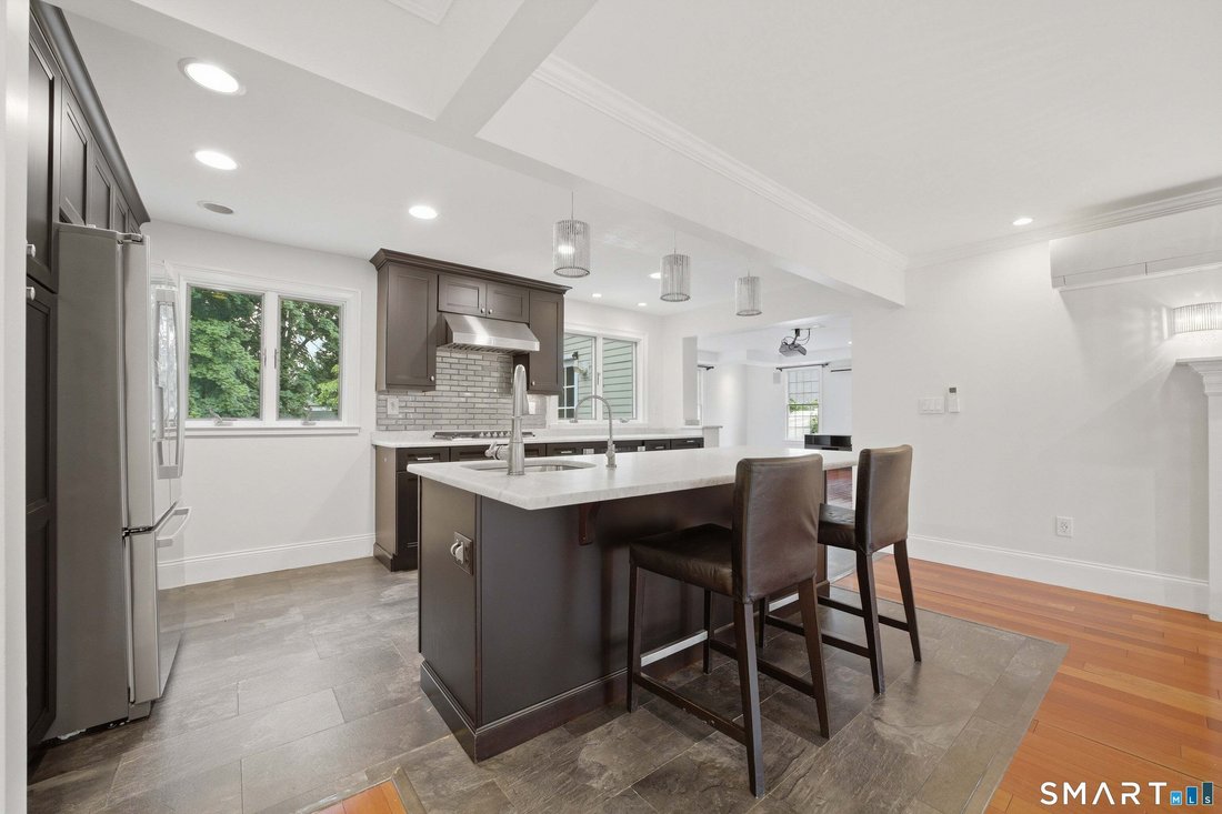 House in Trumbull, Connecticut, United States 4 - 18568471