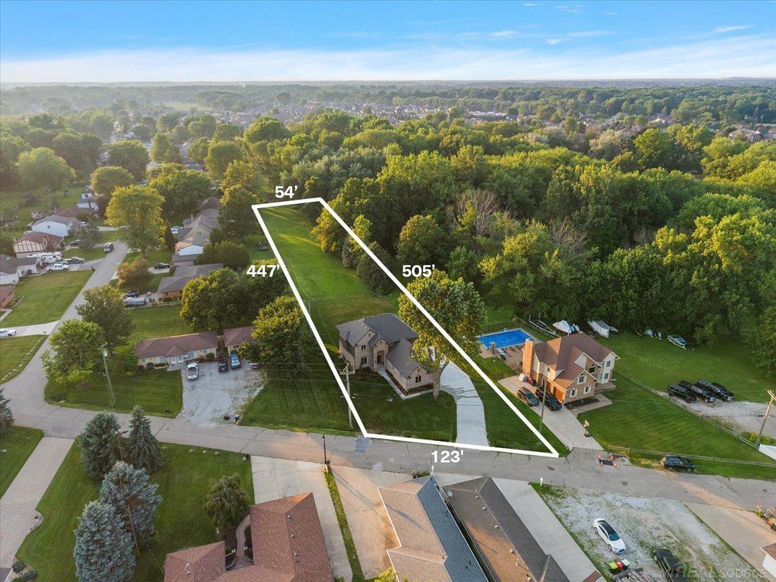 House in New Baltimore, Michigan, United States 3 - 18573402