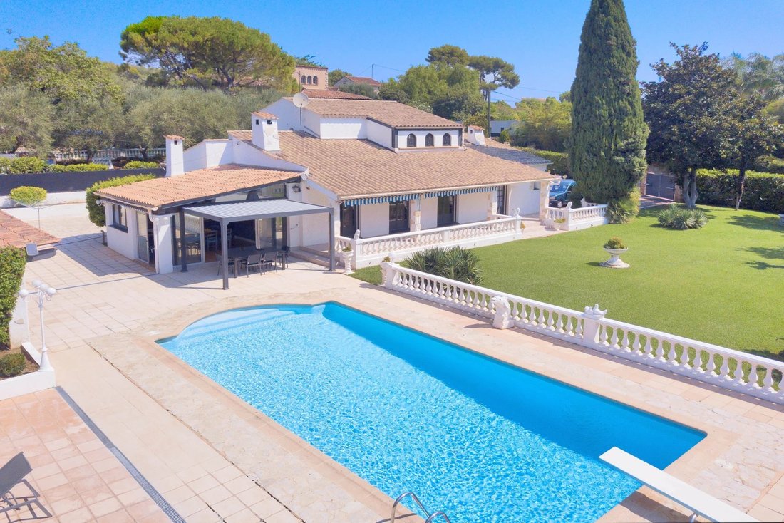 Villa in Mougins, Provence-Alpes-Côte d'Azur, France 2 - 18571719