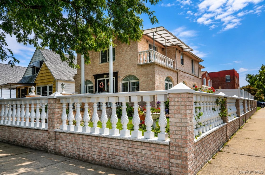 House in New York, New York, United States 2 - 18567002