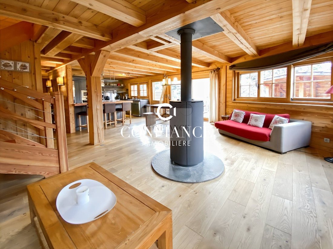 Chalet in Saint-Etienne-de-Tinée, Provence-Alpes-Côte d'Azur, France 1 - 18570399