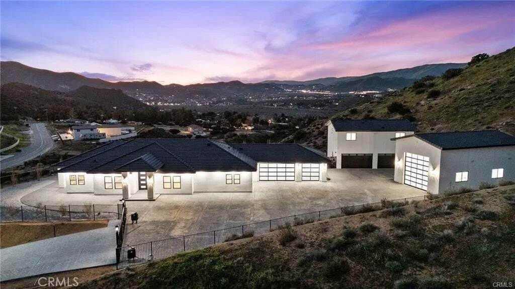 House in Acton, California, United States 1 - 18570728