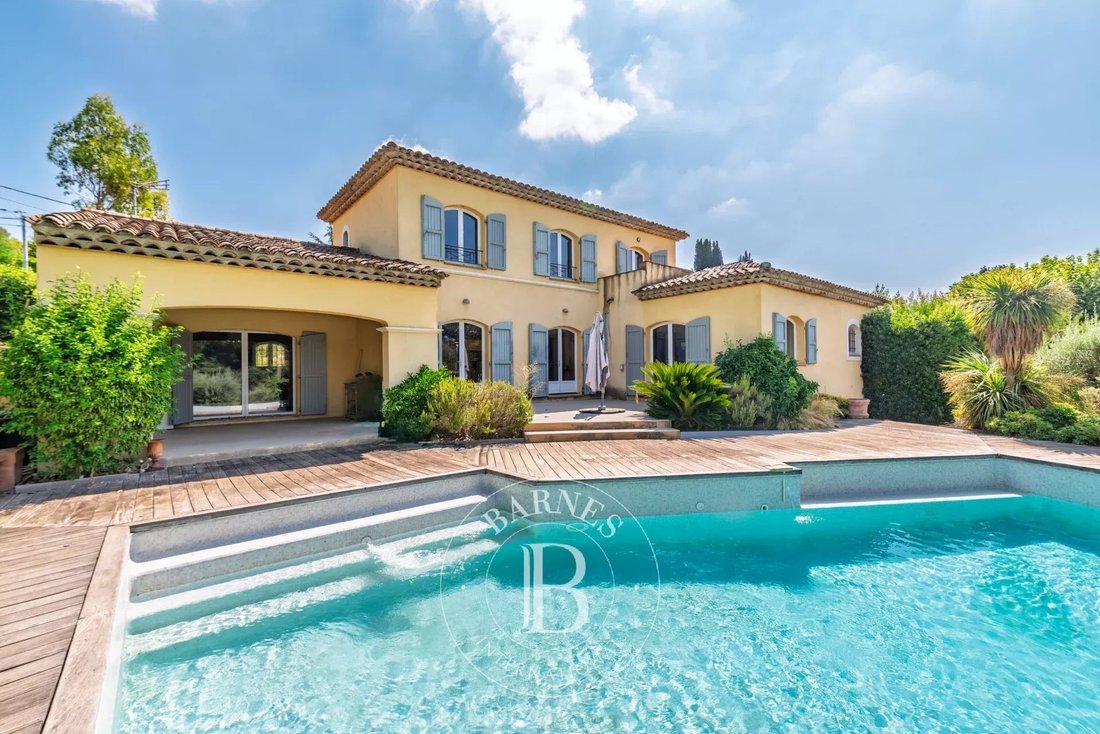 Villa in Châteauneuf-Grasse, Provence-Alpes-Côte d'Azur, France 1 - 17717234