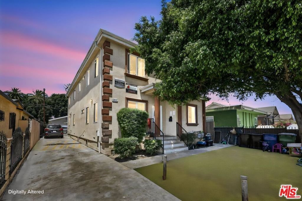 Los Angeles, California, United States 2 - 18573086