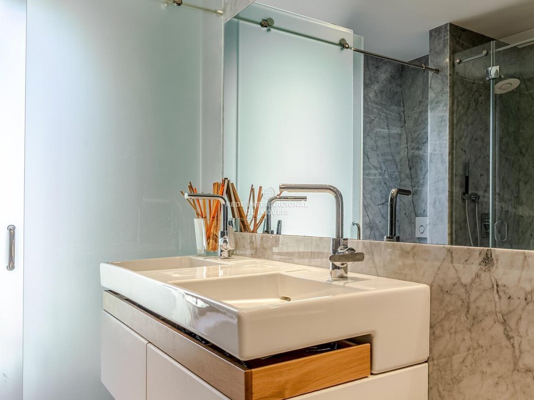Apartment in Lordelo do Ouro e Massarelos, Porto District, Portugal 4 - 18388325