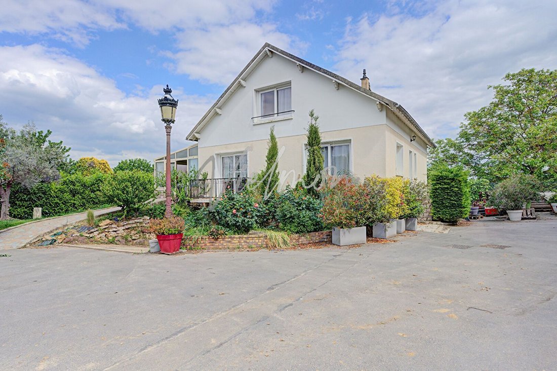 House in Poissy, Ile-de-France, France 1 - 18568877