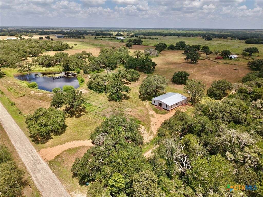 House in Yoakum, Texas, United States 1 - 18568501