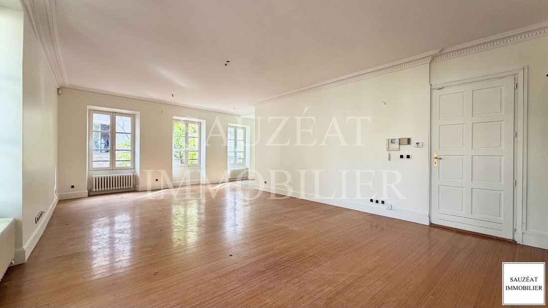 Apartment in Montrouge, Ile-de-France, France 3 - 18568988