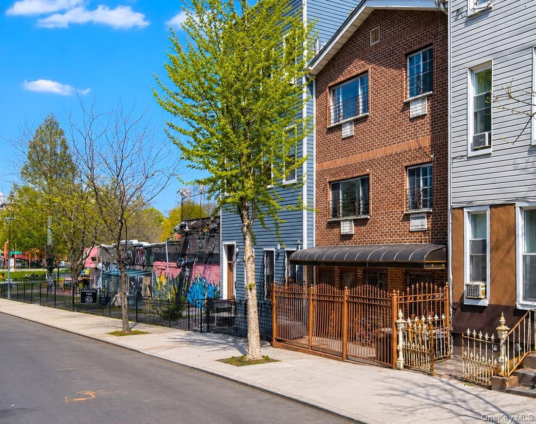 House in New York, New York, United States 2 - 18570559
