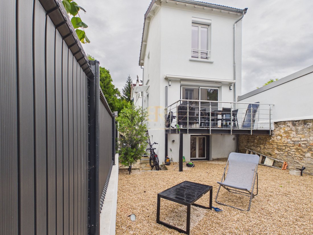 House in Nogent-sur-Marne, Ile-de-France, France 1 - 18570849