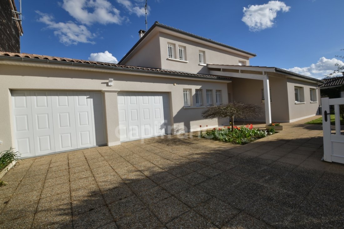Villa in Marmande, Nouvelle-Aquitaine, France 1 - 16991105