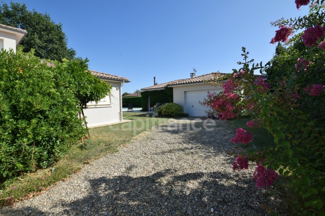 Villa in Marmande, Nouvelle-Aquitaine, France 2 - 16991105