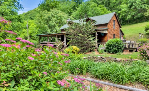 House in Gordonsville, Tennessee, United States 1
