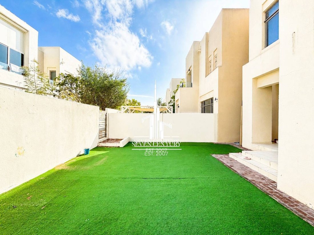 Villa in Reem, Dubai, United Arab Emirates 1 - 17975511
